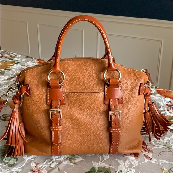 Dooney & Bourke genuine leather purse. - Picture 2 of 5